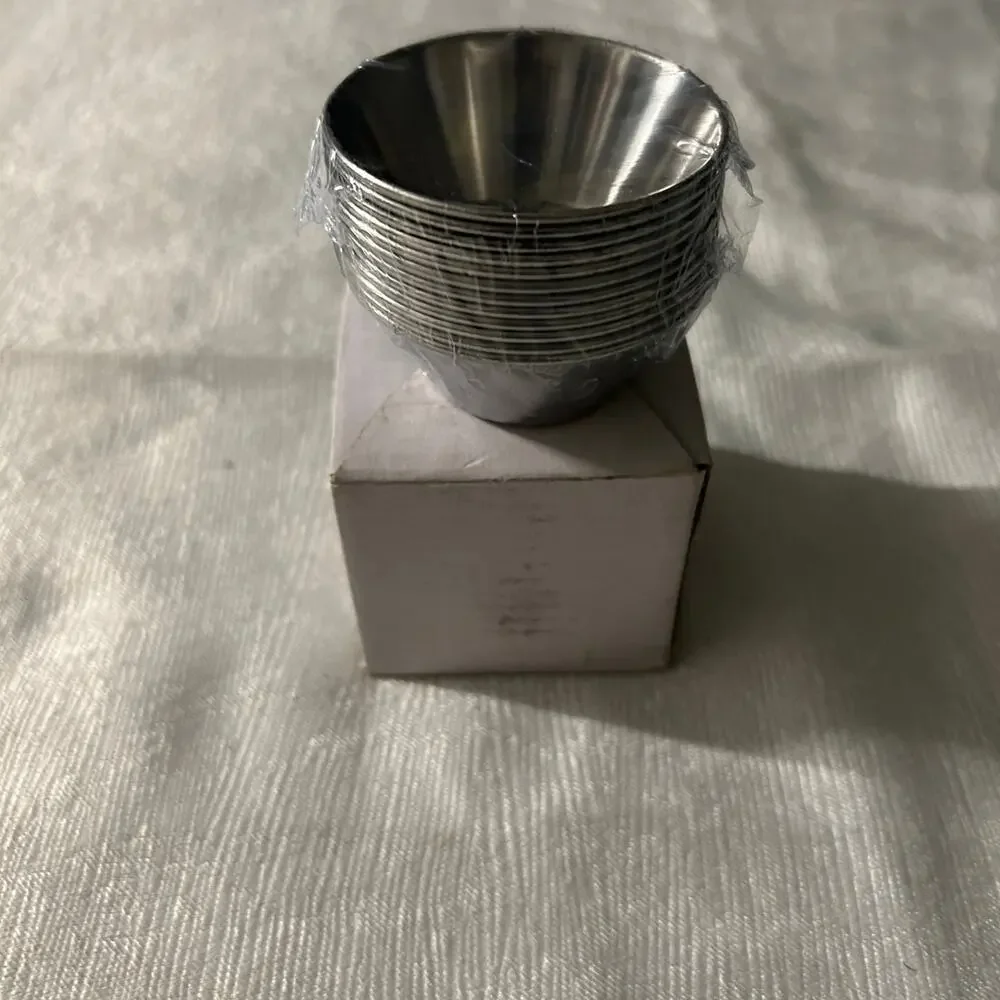 spoons, juicers, ramekins and other kitchen utensils